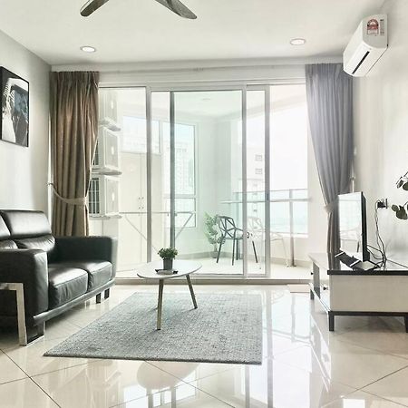 Mansion One Suites - Seaview Modern 2 Bedroom Suites Джорджтаун Экстерьер фото