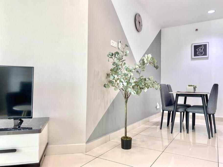 Mansion One Suites - Seaview Modern 2 Bedroom Suites Джорджтаун Экстерьер фото